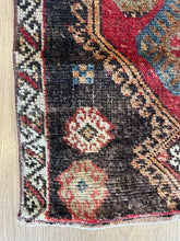 Small Vintage Turkish Rug (1)