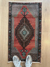 Small Vintage Turkish Rug (3)