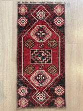 Small Vintage Turkish Rug (5)