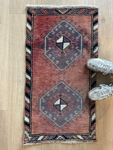 Small Vintage Turkish Rug (6)