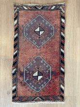 Small Vintage Turkish Rug (6)