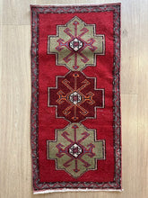 Small Vintage Turkish Rug (7)