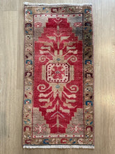 Small Vintage Turkish Rug (9)