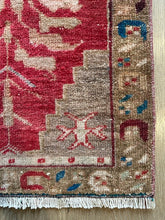 Small Vintage Turkish Rug (9)