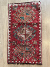 Small Vintage Turkish Rug (10)