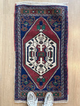 Small Vintage Turkish Rug (14)