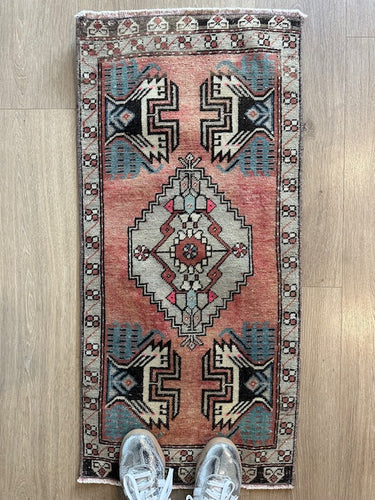 Small Vintage Turkish Rug (16)