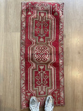 Small Vintage Turkish Rug (17)