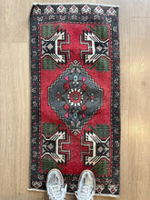 Small Vintage Turkish Rug (18)