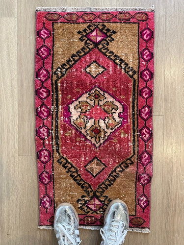 Small Vintage Turkish Rug (19)
