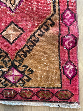 Small Vintage Turkish Rug (19)