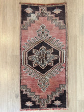 Small Vintage Turkish Rug (20)