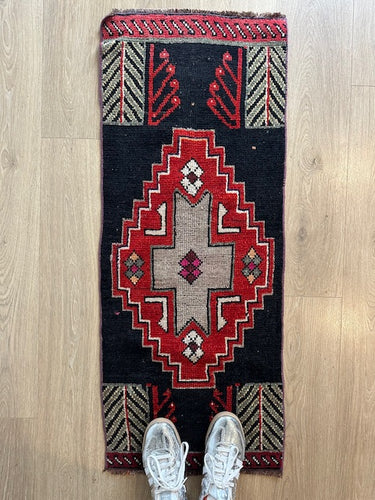 Small Vintage Turkish Rug (21)