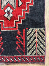 Small Vintage Turkish Rug (21)