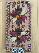Small Vintage Turkish Rug (4)