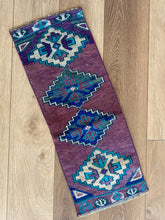 Small Vintage Turkish Rug (16)